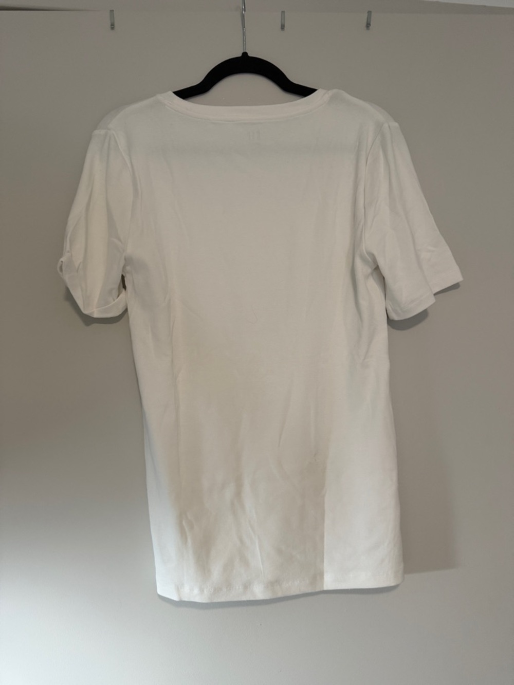 GAP Women’s Short Sleeve Crew Tee in White - Picture 5 of 5